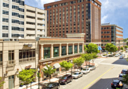 Virginia Beach, Retail on Main Street